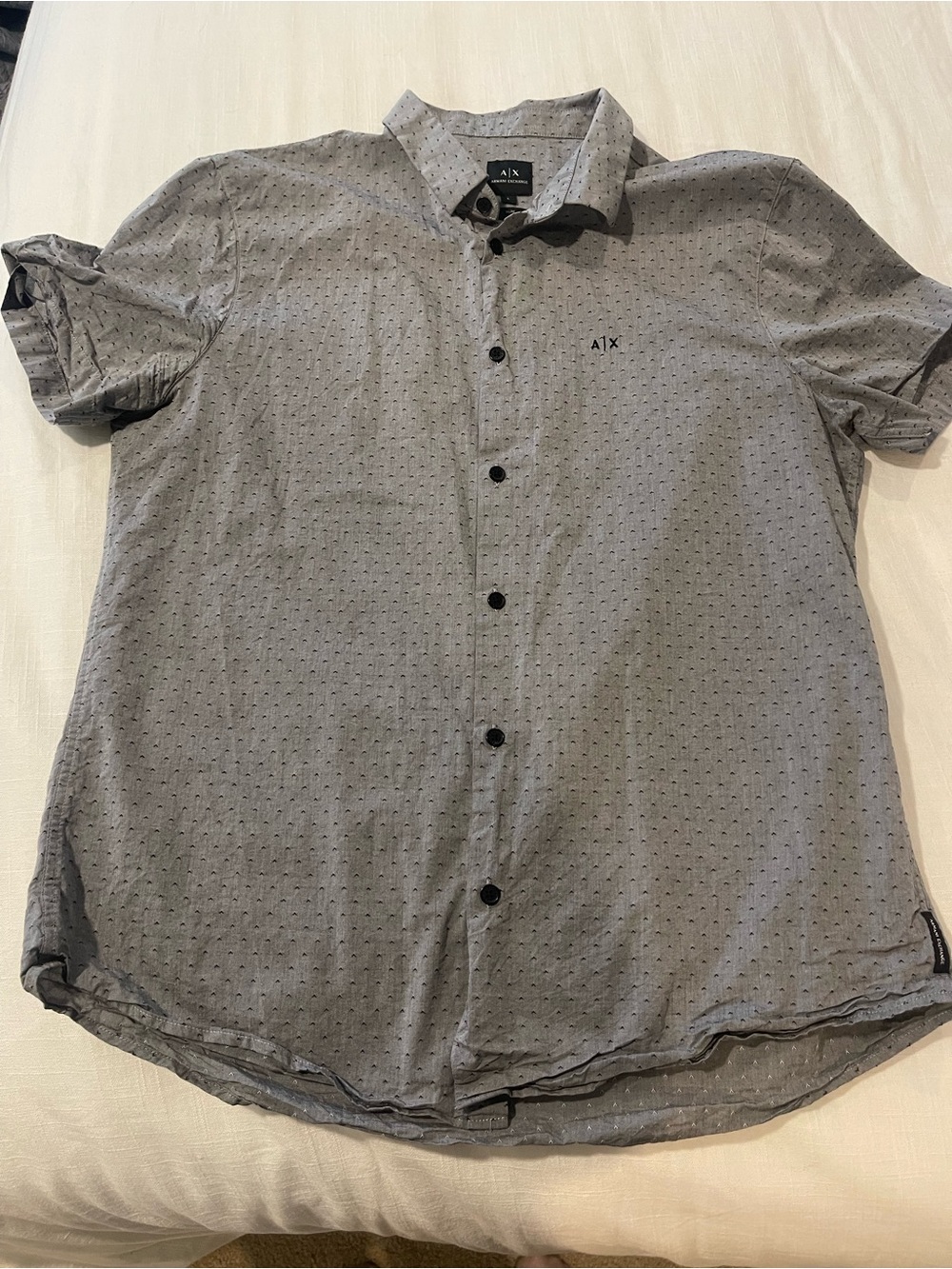 Armani Exchange Gray Short-Sleeve Button-Down Shirt with Subtle Dot Pattern